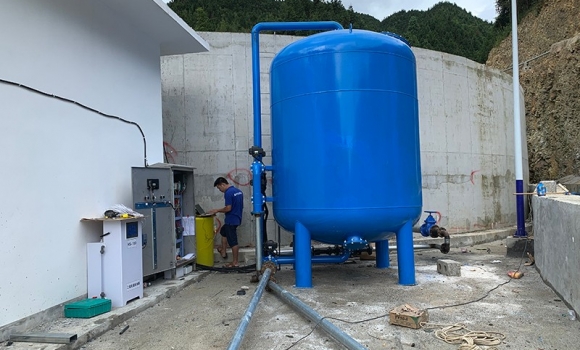 文山鋁業工業園生產用水-50噸一體式壓力凈水器